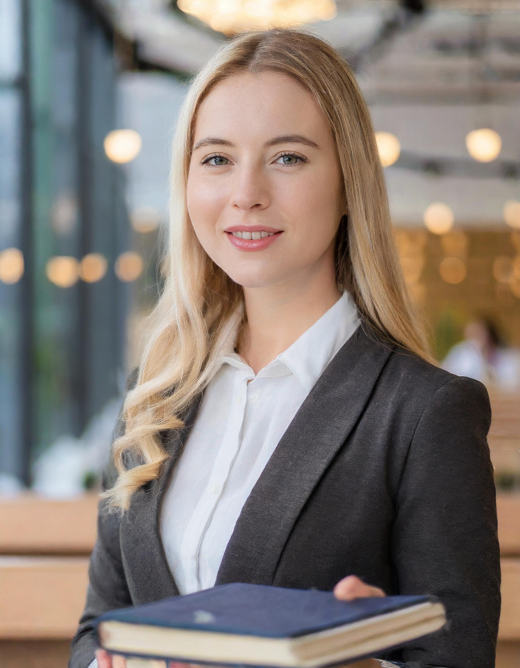 Porträt von Clara Müller, Steuerberaterin